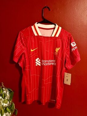 NWT Nike Liverpool F.C. 2024/25 Home Jersey - Women's L